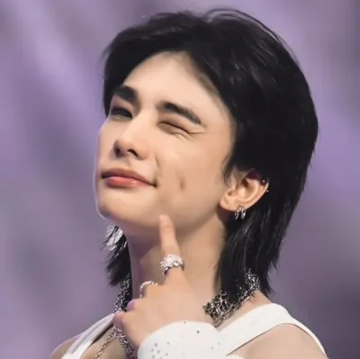 ファン・ヒョンジン - TPM: 音声チャットとニューラルネットワーク駆動の特性を備えた未来的な AI チャットボット インターフェース