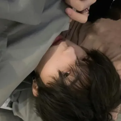 Vino Algantara: Fantasy-themed AI roleplay character art for immersive storytelling