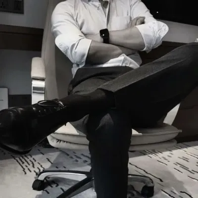 Start your 1v1 session with Mafia-pick me, a playful roleplay AI chat bot.