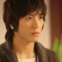Minimalist Jung Yong-hwa avatar for google chat integration, featuring adaptive emotional expressions