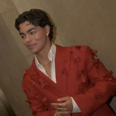 Join iFreeChat's AI Chat for an Unforgettable AI Conversation Experience with Malachi Barton