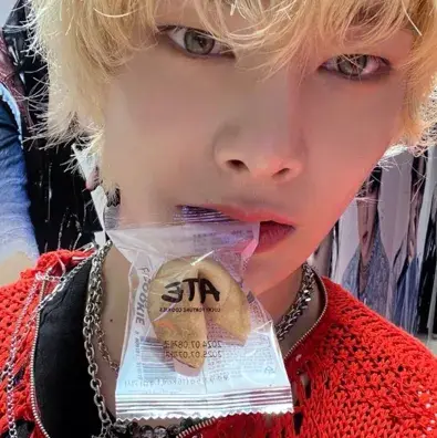 정인: 글로벌 채팅 온라인 서비스를 위한 다국어 AI 대화 파트너 아이콘