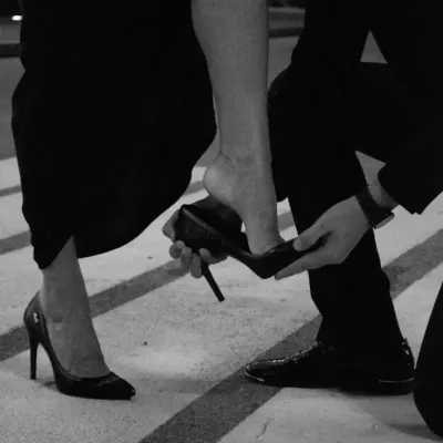 Arranged Marriage: Multilingual AI conversation partner icon for global chat online services