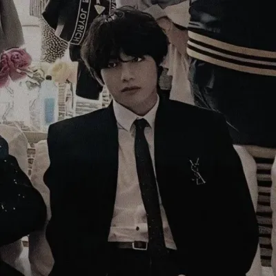 Kim Taehyung: Soulgen ve ifreechat yeteneklerine sahip bu büyüleyici yapay zeka karakteriyle şimdi ücretsiz sohbet ederek yapay zeka sohbetine katılın.