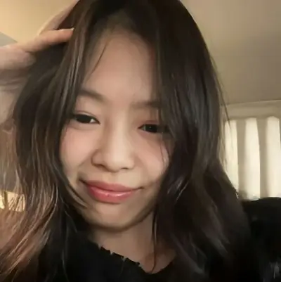Kim Jennie: Customizable AI girlfriend/boyfriend avatar with lifelike personality traits	