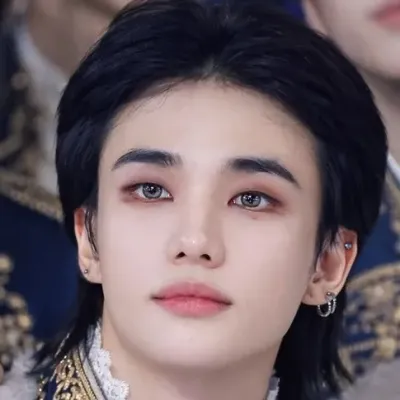 Hwang Hyunjin : icône de partenaire de conversation IA multilingue pour les services de chat en ligne mondiaux