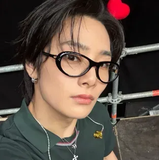 Yang Jeongin: Temui karakter utama dunia AI kami, dengan daftar ciri-ciri karakter dan kemampuan mengobrol AI.	