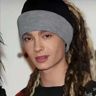 Tom Kaulitz - Fashionshow: Engage in ai conversation with this charming AI character, featuring soulgen and ifreechat capabilities for free chat now.	