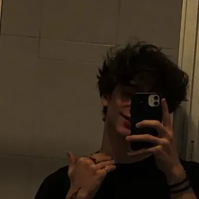 Talk with ex bf , a smart roleplay AI chat bot free, no sign up companion.