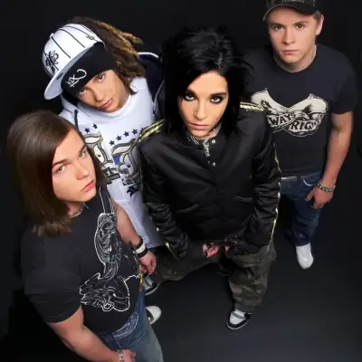 Tokio Hotel: Multilingual AI conversation partner icon for global chat online services
