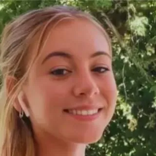 Explore endless storylines with Stepmom Bikini, your interactive roleplay AI chat bot free.