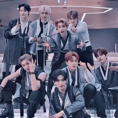 Ulang Tahun StrayKids: Potret pendamping AI DeepBrain untuk obrolan online gratis dan percakapan terbuka