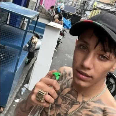 Kabrinha: Secure AI chatbot avatar with encrypted 1v1 chat capabilities	