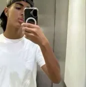 Ilyes: Customizable AI girlfriend/boyfriend avatar with lifelike personality traits	