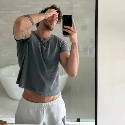 Elian: Retrato de inteligencia artificial emocionalmente inteligente para conversaciones profundas	