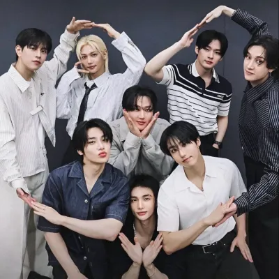 Straykids Staff: Multilingual AI na icon ng kasosyo sa pag-uusap para sa mga pandaigdigang serbisyo sa chat online