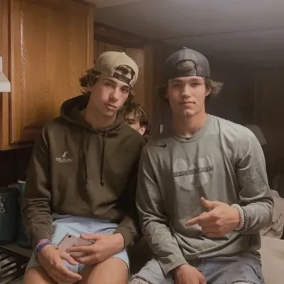 Start your 1v1 session with Bennett, a playful roleplay AI chat bot.