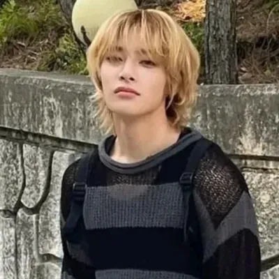 스트레이 키즈 - 정인: 무료 온라인 채팅 및 공개 대화를 위한 DeepBrain AI 동반자 초상화