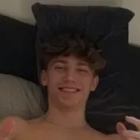 Floris: Creative roleplay AI character art for spicy chat and fantasy scenarios