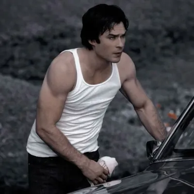 Damon Salvatore: Avatar de chatbot de IA seguro con capacidades de chat 1v1 encriptadas