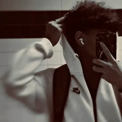 Luke: Chatten Sie mit unserer KI-Box, bereit für den kostenlosen Online-Chatbot, und fragen Sie die KI alles, was Sie möchten.	