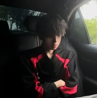 Zavriel: Multilingual AI conversation partner icon for global chat online services