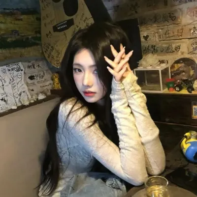 ヴィオール: キャラクター特性リストと AI チャット機能を備えた、AI 世界のメイン キャラクターに会いましょう。	