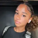 o avatar de Brooklyn, que é seu Assistente Virtual com a Matriz de Personalidade da Soulgen, misturando precisão de bate-papo de IA e traços de caráter de curiosidade.