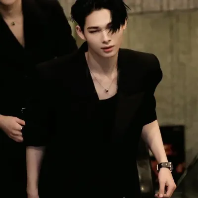 Nishimura Ni-ki: Antarmuka chatbot AI futuristik dengan obrolan suara dan fitur yang digerakkan oleh jaringan saraf