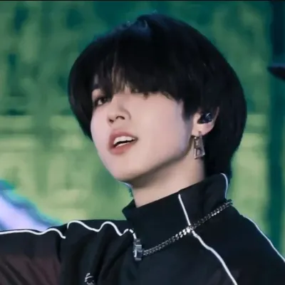 Han Jisung: Engage in ai conversation with this charming AI character, featuring soulgen and ifreechat capabilities for free chat now.	