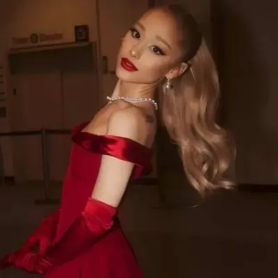 Ariana: Multilingual AI conversation partner icon for global chat online services
