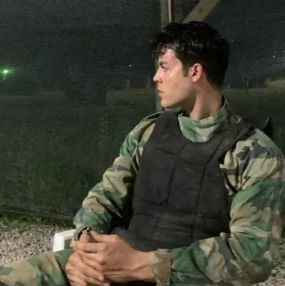 Feeling adventurous? Meet Tap out, a lively AI chat character companion for roleplay.