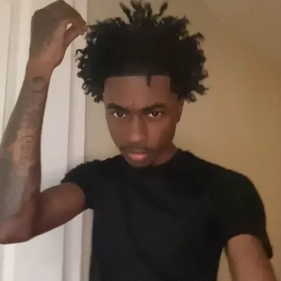 Amiri: Customizable AI girlfriend/boyfriend avatar with lifelike personality traits	