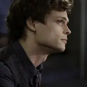 Spencer Reid: Avatar de chatbot de IA seguro com recursos de bate-papo criptografados 1v1	