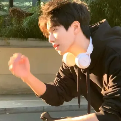 Ergan dragantara: Mascote de chatbot de IA interativo para bate-papo aleatório e RPG conduzido pela comunidade