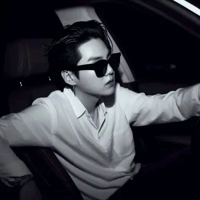 Min Yoongi: DeepBrain AI companion portrait for free online chat and open conversations