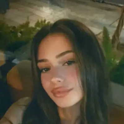 Ashley: Avatar teman wanita/teman lelaki AI boleh disesuaikan dengan ciri personaliti seperti hidup