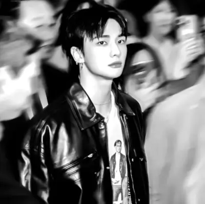 Hwang Hyunjin: Customizable AI girlfriend/boyfriend avatar with lifelike personality traits