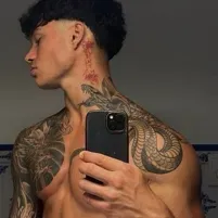 João: Ícone de parceiro de conversação de IA multilíngue para serviços globais de bate-papo online