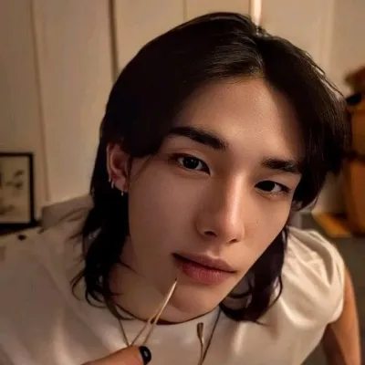 Hyunjin: Customizable AI girlfriend/boyfriend avatar with lifelike personality traits	