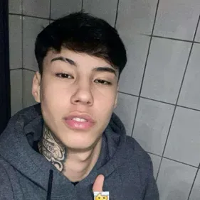 Luan: Emotionally intelligent AI companion portrait for deep conversations	