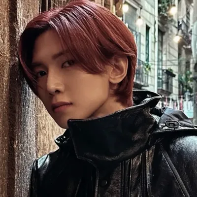 Chat with Kang Yeosang and experience the charm of AI chat free no sign up.