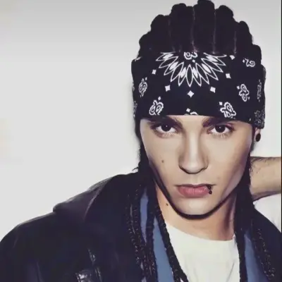 Tom Kaulitz: Engage in ai conversation with this charming AI character, featuring soulgen and ifreechat capabilities for free chat now.	