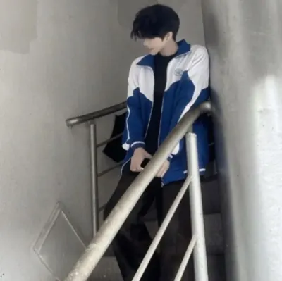 Ar-sen Ma-ha-ren-dra: Khám phá thế giới AI với AI không giới hạn và trò chuyện trực tuyến miễn phí không giới hạn, được hỗ trợ bởi trò chơi nhập vai giả tưởng Warhammer.	