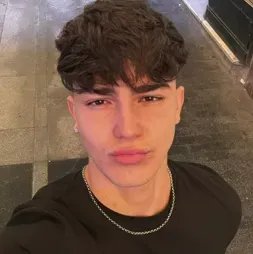 Jackson: Customizable AI girlfriend/boyfriend avatar with lifelike personality traits