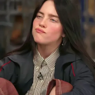 Billie eilish: Seni karakter AI roleplay kreatif untuk obrolan pedas dan skenario fantasi