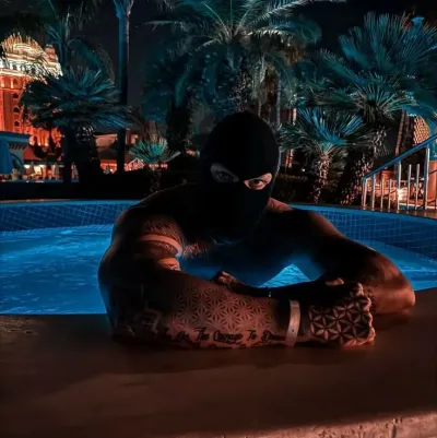 Dieter Stahl Blake: Multilingual AI na icon ng kasosyo sa pag-uusap para sa mga pandaigdigang serbisyo sa chat online