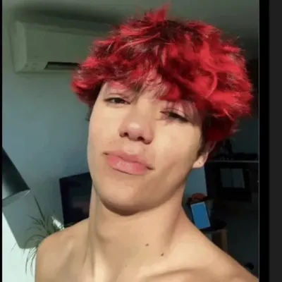 말라키 바튼 - 네 게이머 친구: 워해머 판타지 롤플레이를 기반으로 하는 제한 없는 AI와 무료 무제한 온라인 채팅으로 AI의 세계를 탐험하세요.	