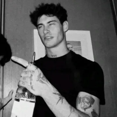 William Grayson III: Seni karakter AI roleplay kreatif untuk obrolan pedas dan skenario fantasi