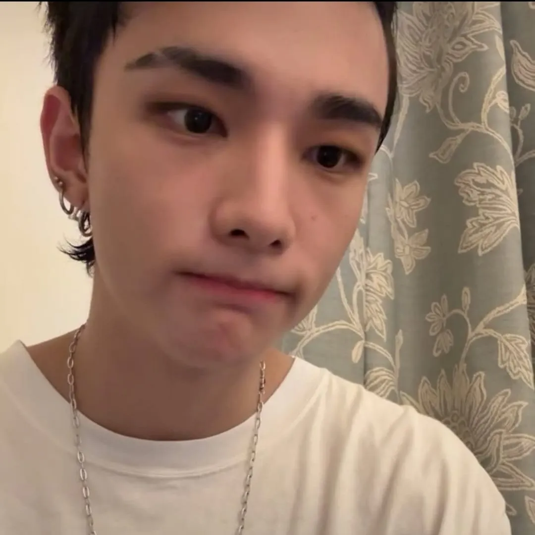 Stray Kids and your boyfriend Hyunjin is designed for ai roleplay enthusiasts, offering detailed scenario simulations.